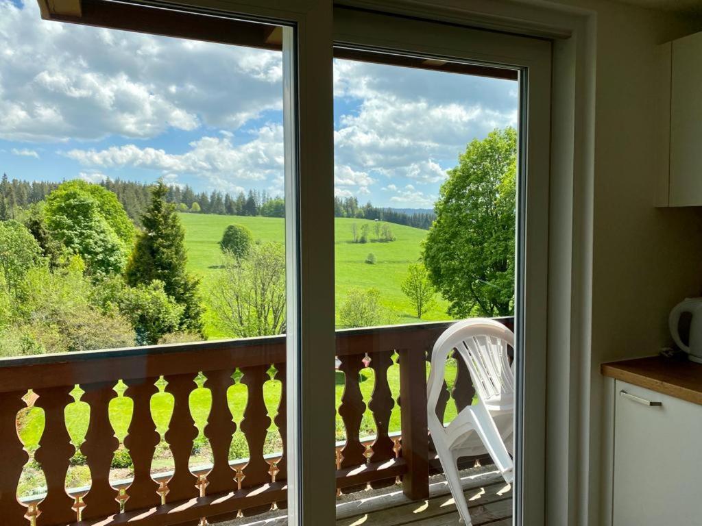 Gaestehaus Steiert Fewo Kuhbergblick レンツキルヒ エクステリア 写真